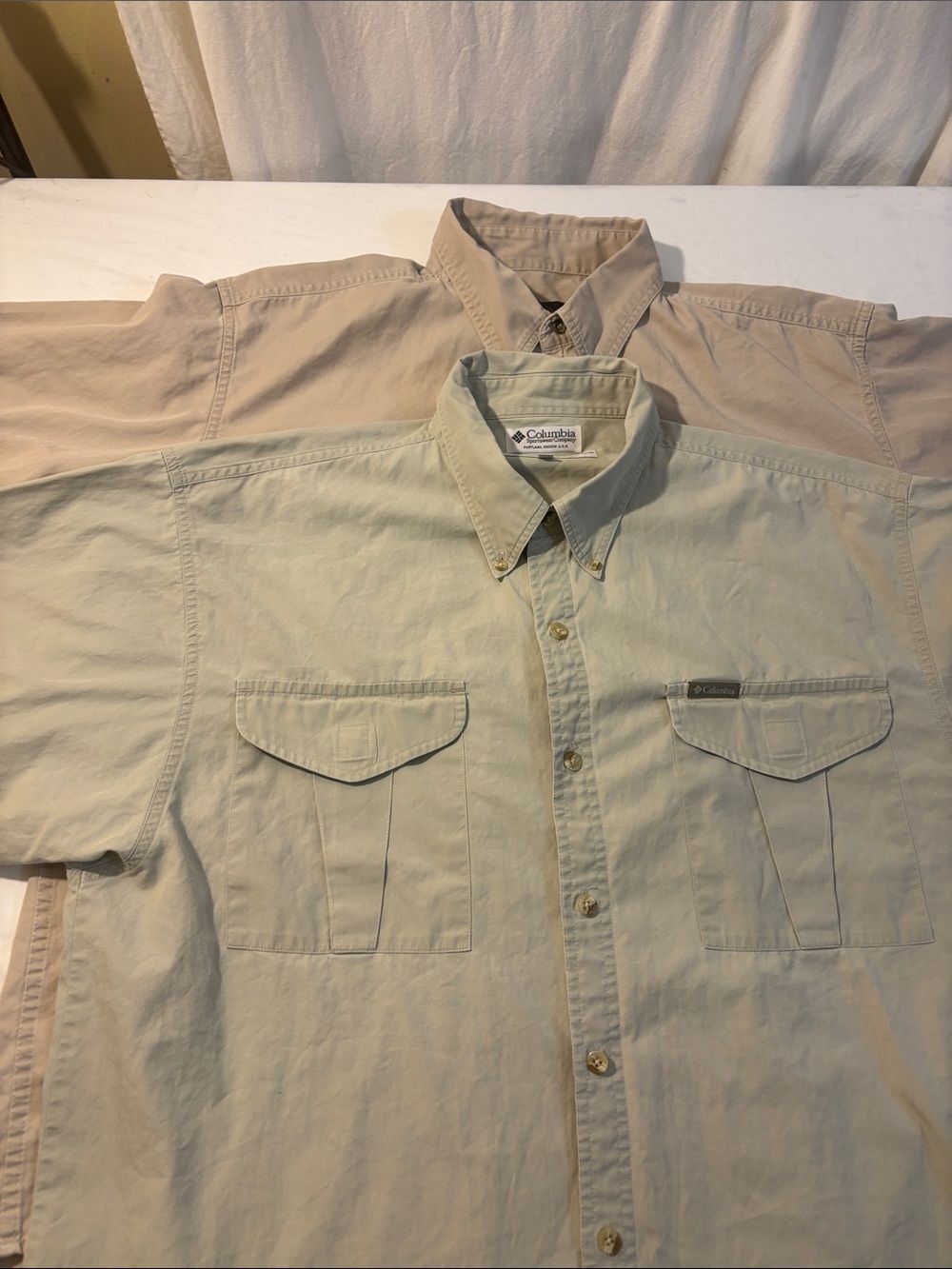 2 Tan Short-Sleeve Button-Up Shirts pockets casual outdoor classic casual J1
